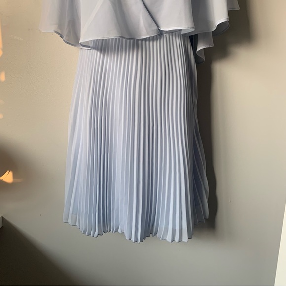 ASOS flutter sleeve baby blue pleated dress - Picture 5 of 8